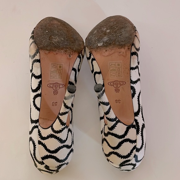 Vivienne Westwood ICONIC PUMP SQUIGGLE DARK BLUE ON WHITE USED - Picture 12 of 12